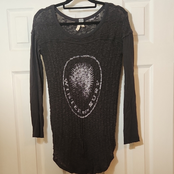 We The Free Tops - We The Free Black Graphic Knittrd Shirt